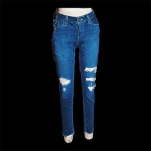 Ripped Levi Strauss & Co. Jeans 👖💙